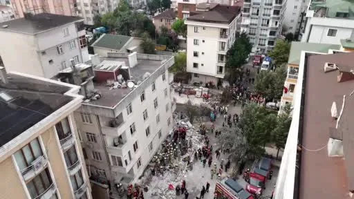 Maltepe’de çöken binada arama kurtarma çalışmaları devam ediyor