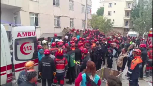 İstanbul Valiliği: "Maltepe’de 1 kişi hayatını kaybetti, 3 kişiyi arama kurtarma çalışmaları sürüyor"