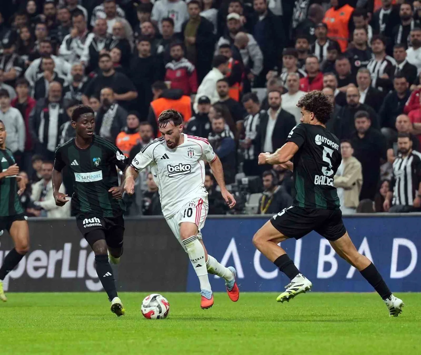 Beşiktaş ile Kocaelispor 43. randevuda