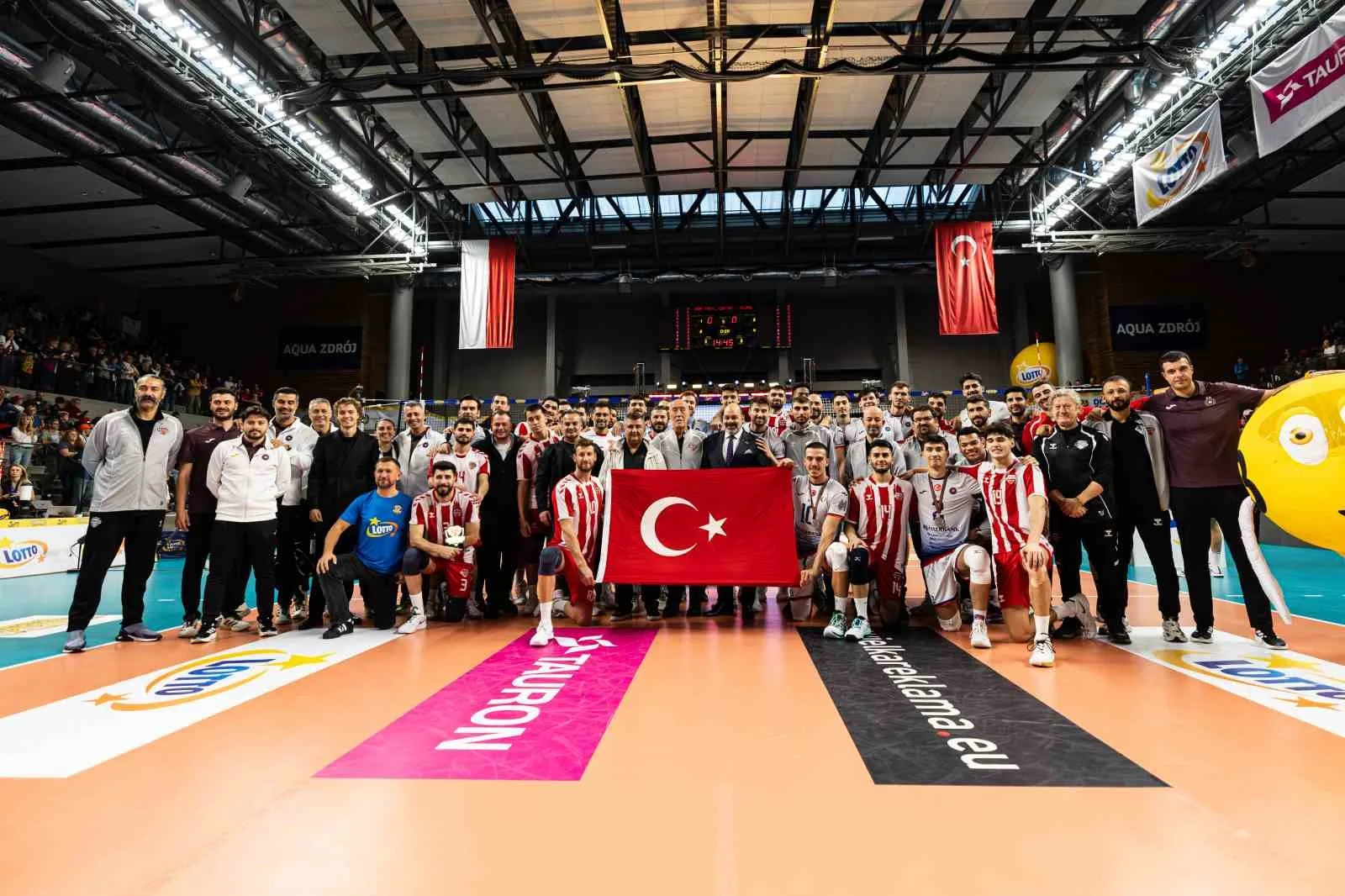 Giganci Siatkowki Turnuvası: Halkbank: 3 - Spor Toto: 2