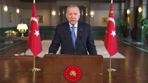 Cumhurbaşkanı Erdoğan: "Yurt dışında yaşayan kardeşlerimizi ne dışardaki yabancı düşmanı akımların ne de ahlak yoksunu tiplerin insafına asla bırakmayacağız"