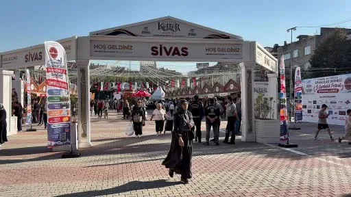 Sultangazi’de 5’inci ‘Sivas Gardaşlık Günleri’nde’ birlik ve beraberlik mesajları verildi