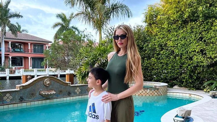 Ünlü şarkıcı ayrılığın ardından sessizliğe bürünmüştü... Miami'de yeni hayat!