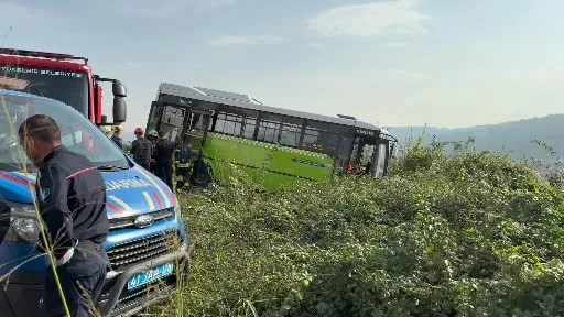 Kendi kullandığı otobüsün altında kaldı