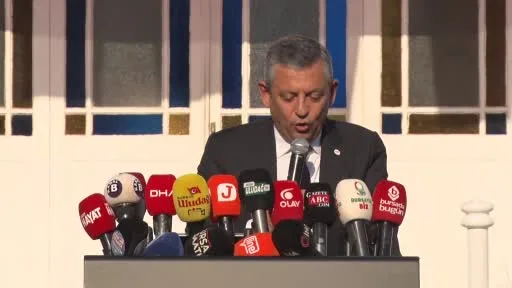 Özgür Özel, Mudanya’da vatandaşlarla buluştu