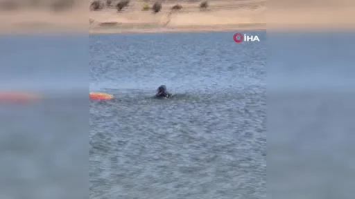Balık tutmaya gittikleri baraja araçları düştü