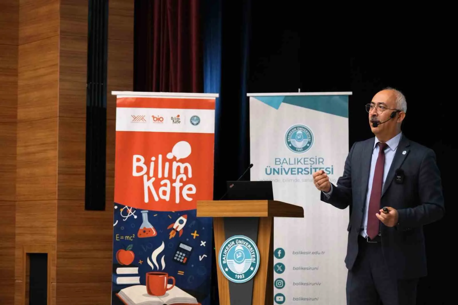 60 yaş üzeri Tazelenme Üniversitesinde "Tıbbi Bitkilerin Doğru Kullanımı" semineri
