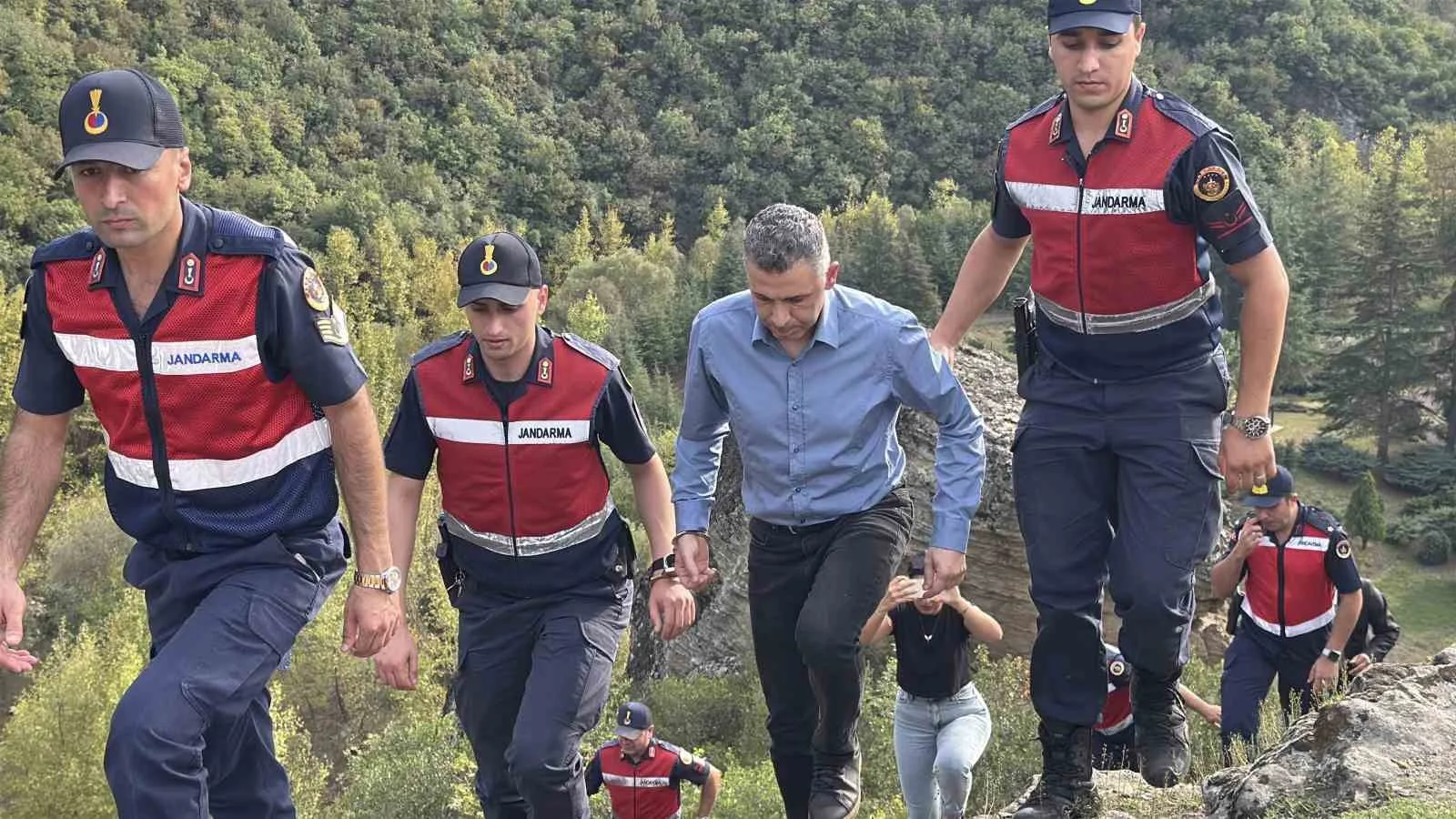 Yargıtay, eşini uçurumdan iterek öldüren sanığın hapis cezasını onadı