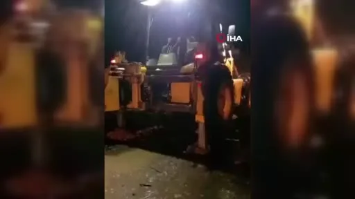 Bursa’da yağış köprüyü çökertti, sürücüler mahsur kaldı: İmdada belediye ekipleri yetişti