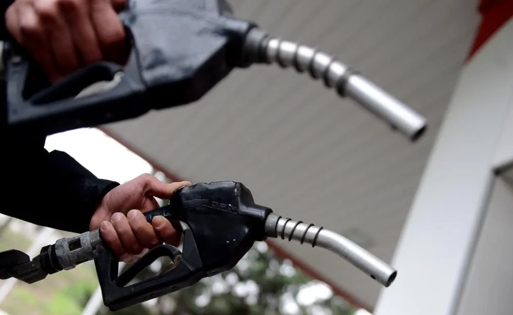 Benzine 4 lira 30 kuruş indirim geldi