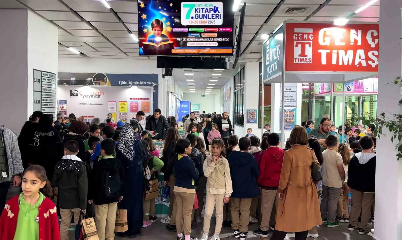 Çayırova 7. Kitap Günleri’ne öğrencilerden yoğun ilgi