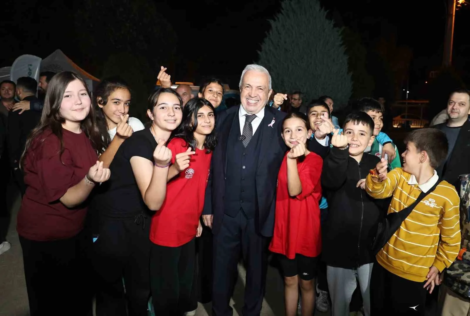 Başkan Şadi Özdemir Akçalar’da vatandaşlarla buluştu