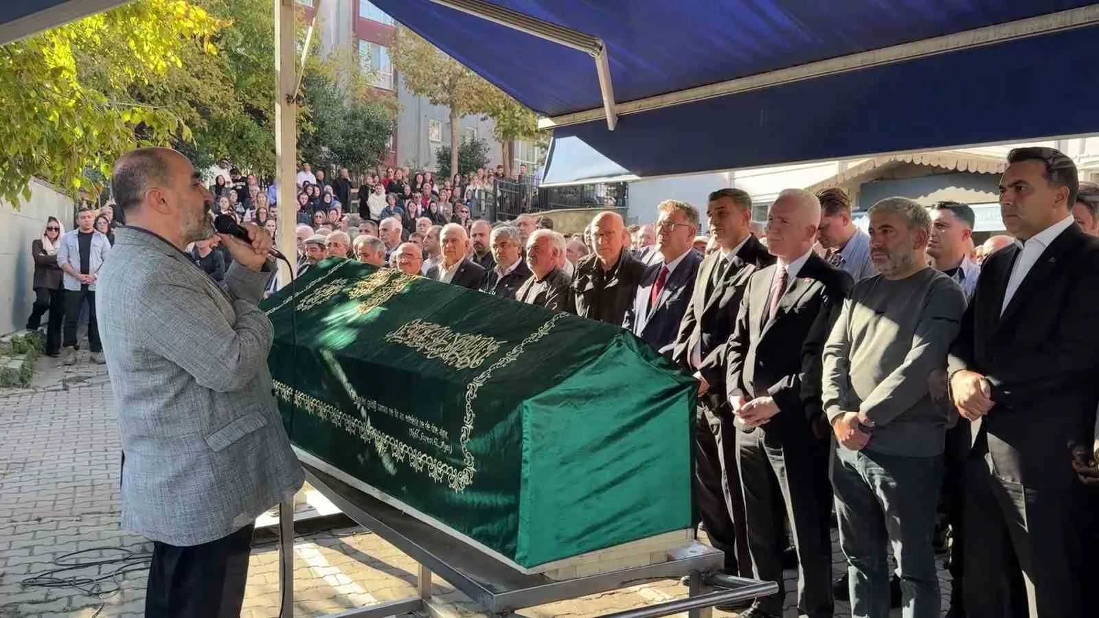 Ayazağa’daki sel felaketinde hayatını kaybeden Ahmet Derin son yolculuğuna uğurlandı
