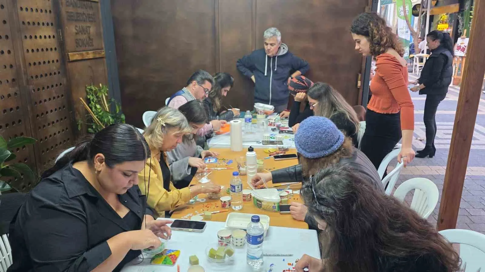 Bandırma’da cam mozaik ve vitray atölye çalışması düzenlendi