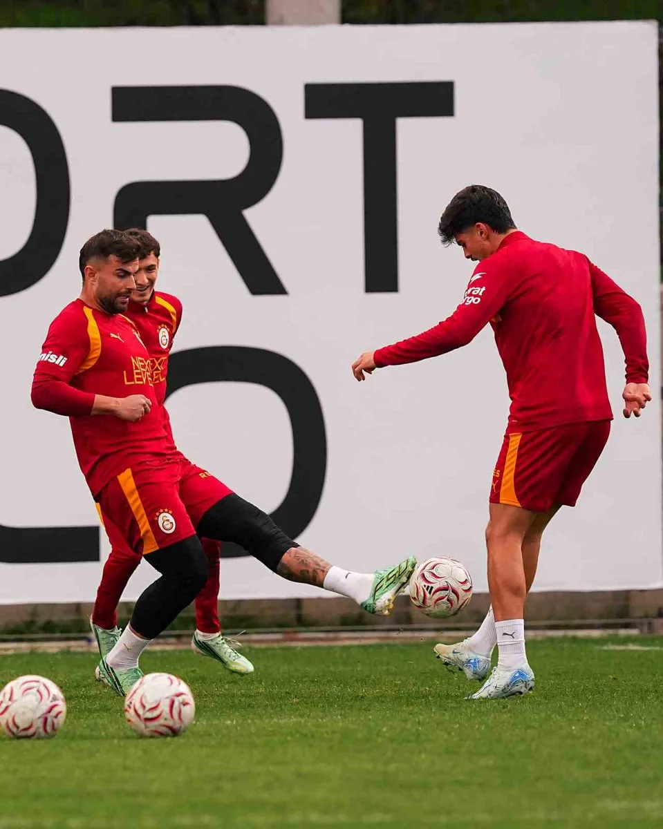 Galatasaray, Fenerbahçe maçı hazırlıklarını sürdürdü