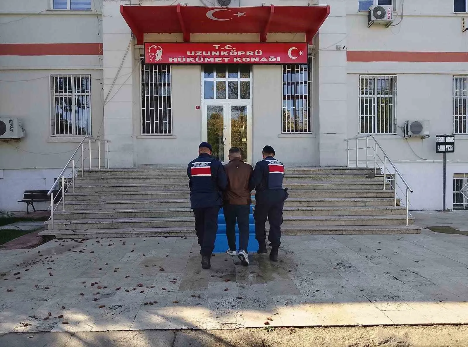 Edirne’de 23 düzensiz göçmen yakalandı, organizatör tutuklandı
