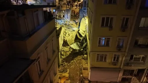 Beyoğlu’nda çöken 5 katlı binada arama çalışmaları tamamlandı
