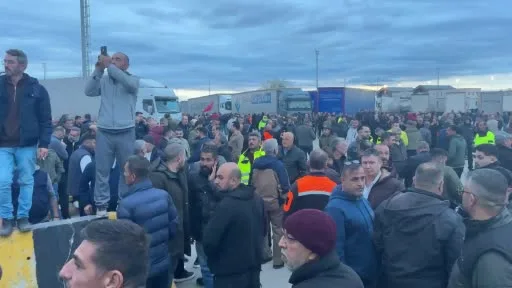 Avrupa’ya açılan sınır kapısında kontak kapattılar