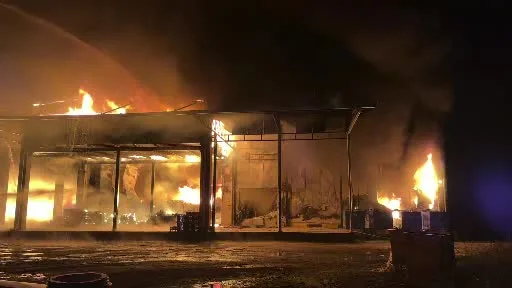 İznik’te soğuk hava deposunda yangın: Ekipler seferber oldu